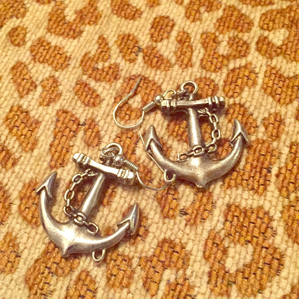 Anchor earrings